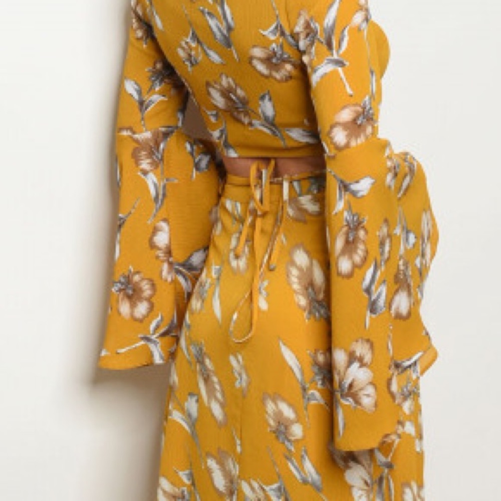Mustard Gray Floral Crop Top & Skirt - Picture 5 of 7